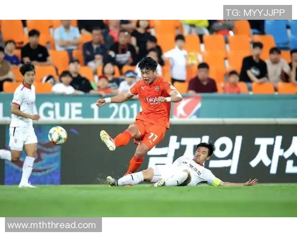 全北现代与首尔FC激战正酣谁能在这场对决中笑到最后