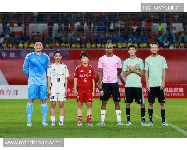 坎塞洛的足球之路:从天才少年到世界顶级边后卫的蜕变与挑战 坎塞洛的足球之路:从天才少年到世界顶级边后卫的蜕变与挑战